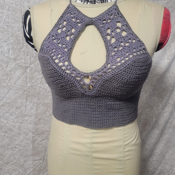 Handmade crocheted crop top halter neck large bust - Picture 4 of 5